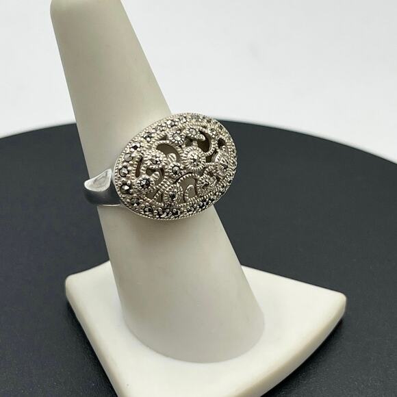 TJ 925 G Signed Designer Oval Sterling Silver Oval Filigree Ring Sz 7.5 - Picture 2 of 12